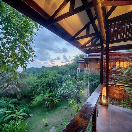 Tiki Villas Rainforest Lodge & Spa Увита Экстерьер фото