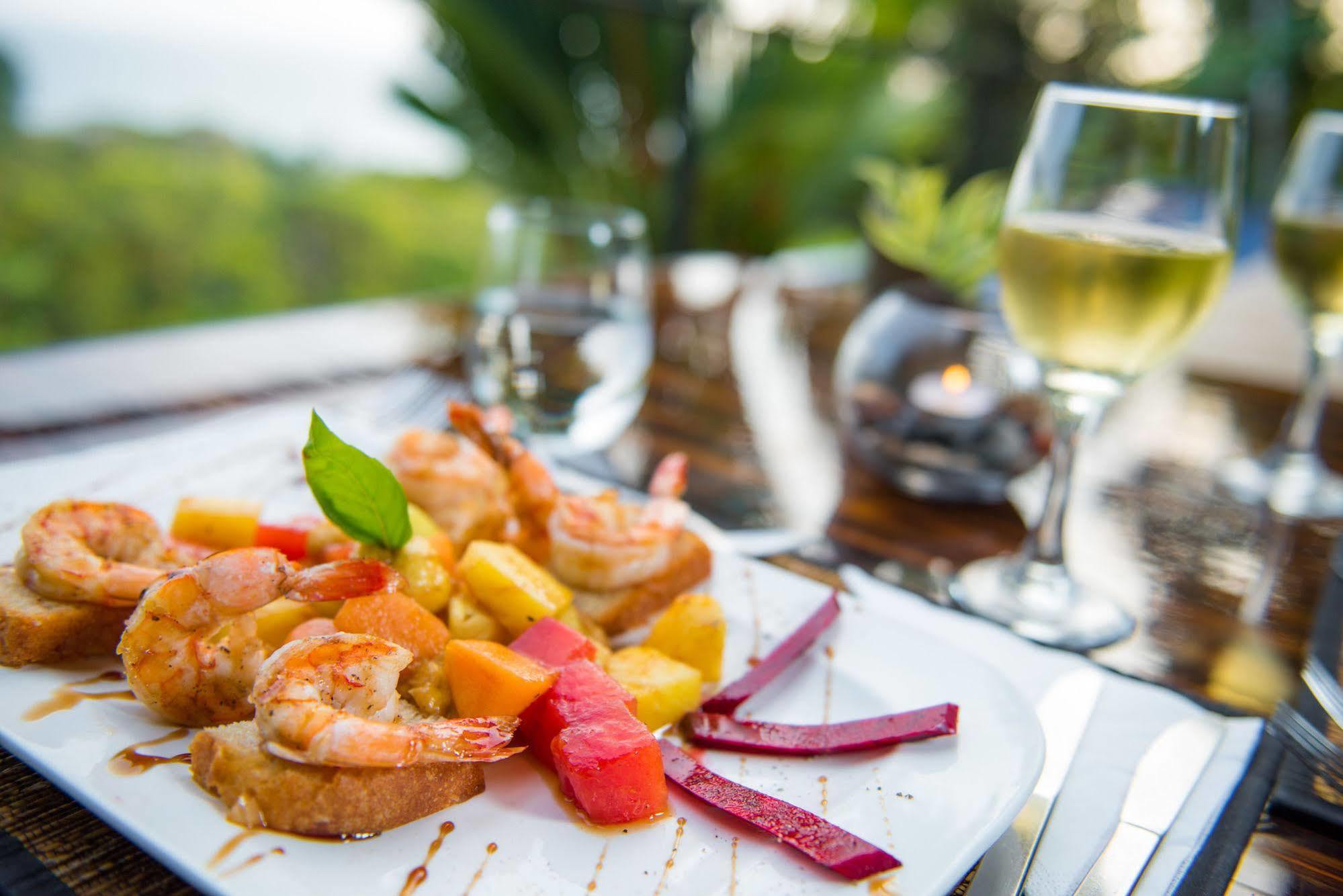 Tiki Villas Rainforest Lodge & Spa Увита Экстерьер фото