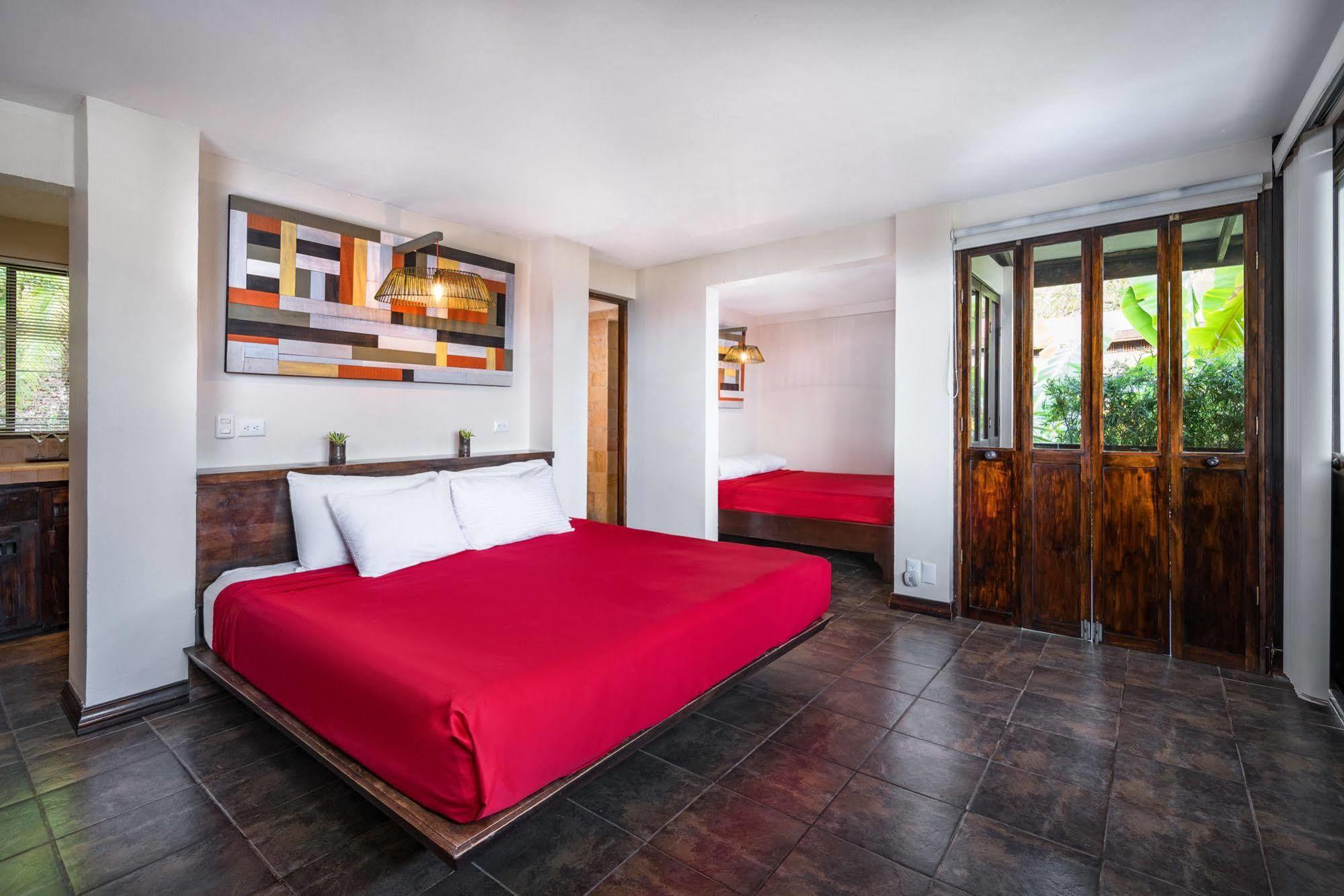 Tiki Villas Rainforest Lodge & Spa Увита Экстерьер фото