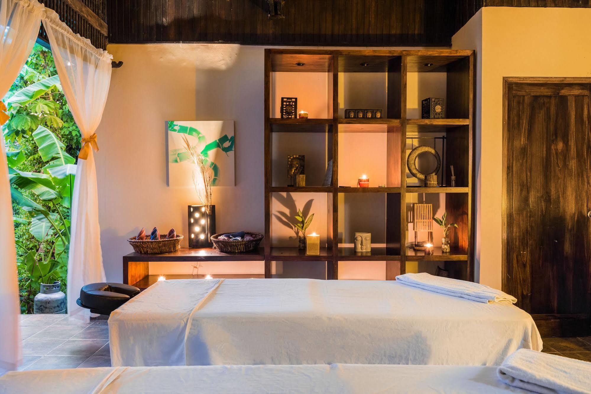 Tiki Villas Rainforest Lodge & Spa Увита Экстерьер фото