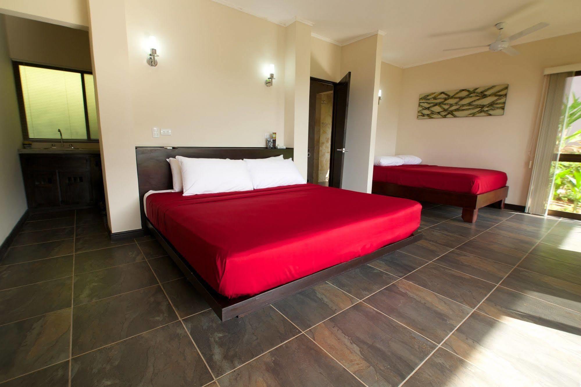 Tiki Villas Rainforest Lodge & Spa Увита Экстерьер фото