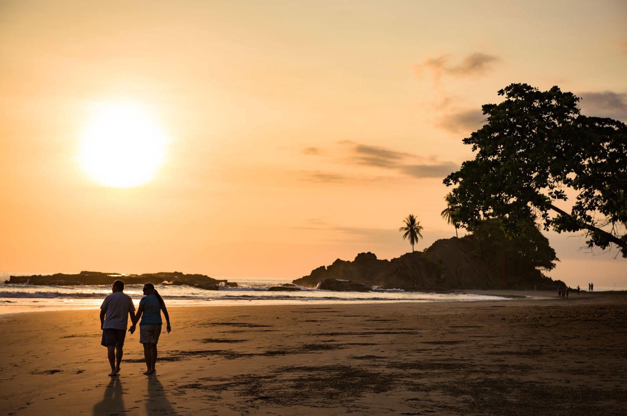 Tiki Villas Rainforest Lodge & Spa Увита Экстерьер фото